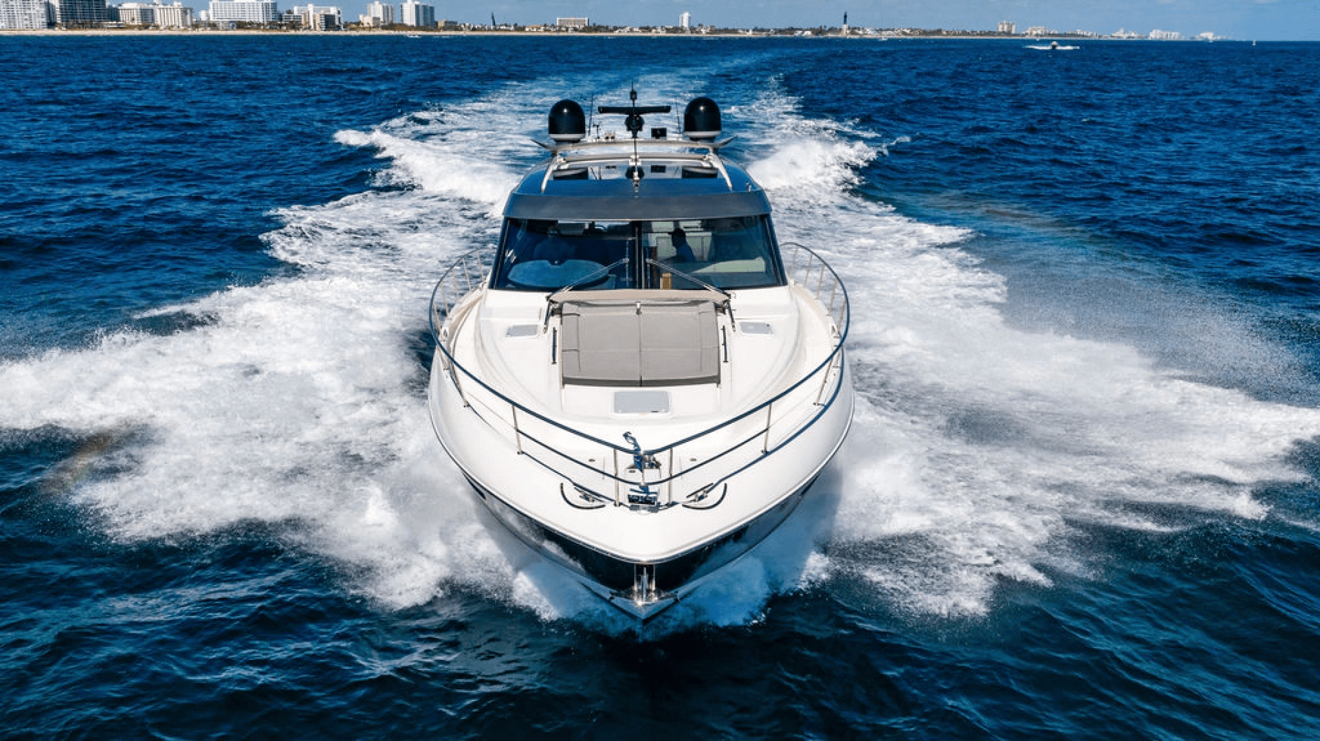 2022 Riviera 6000 Sport Yacht Platinum Edition