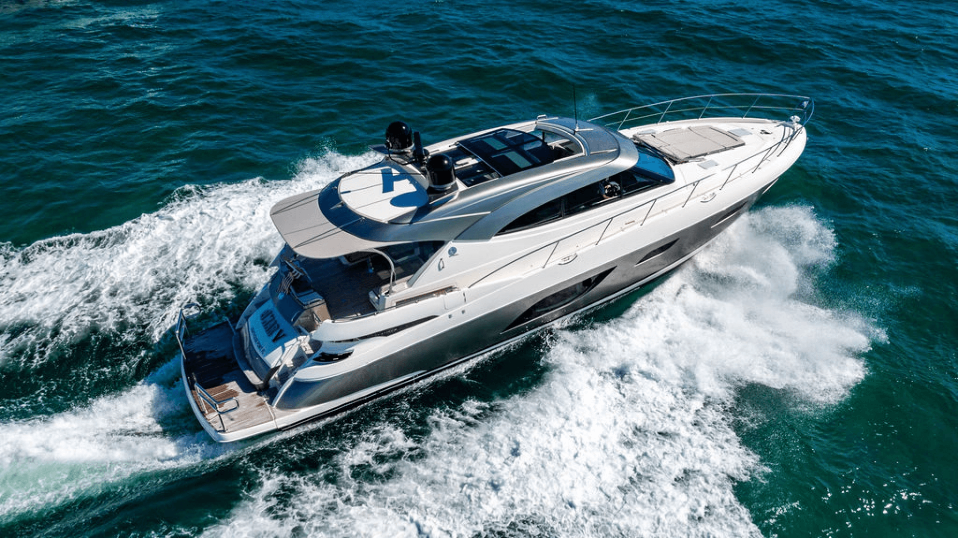 2022 Riviera 6000 Sport Yacht Platinum Edition