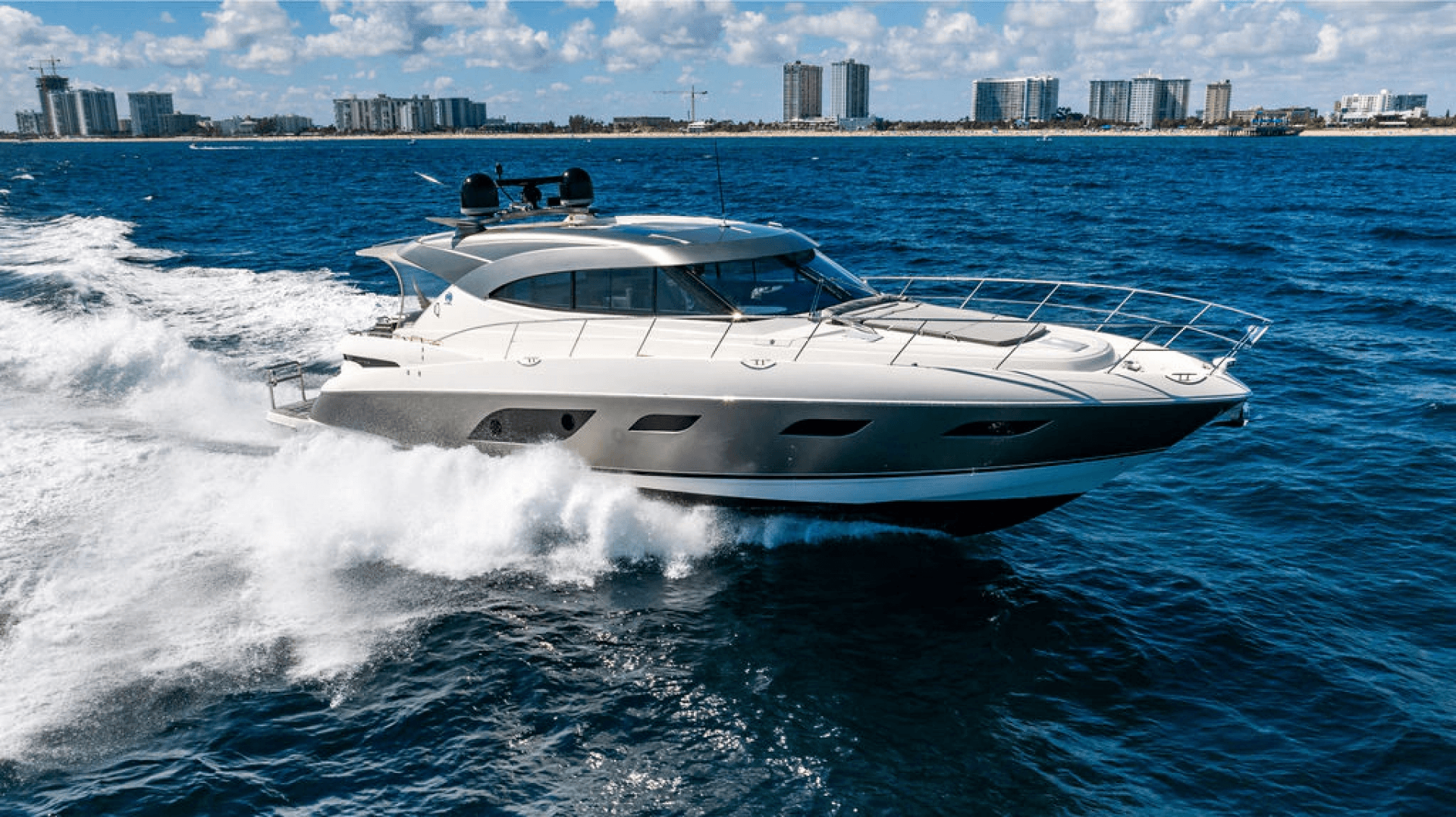 2022 Riviera 6000 Sport Yacht Platinum Edition