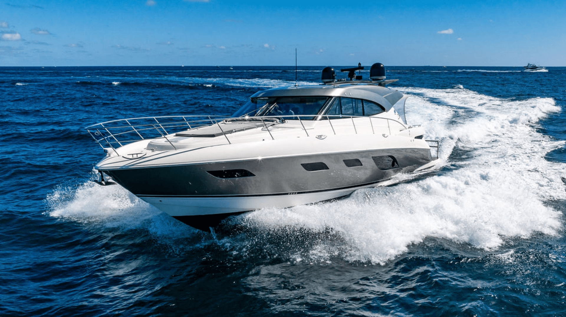 2022 Riviera 6000 Sport Yacht Platinum Edition