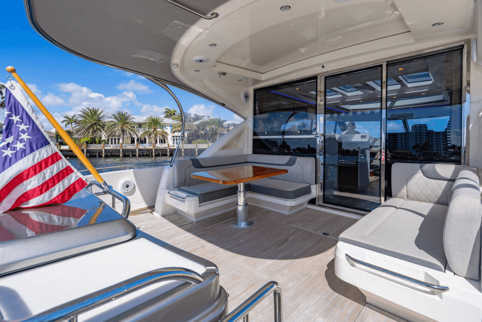 2022 Riviera 6000 Sport Yacht Platinum Edition