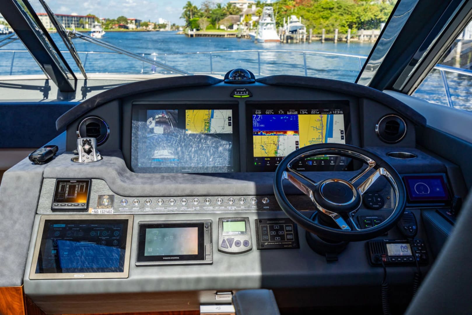 2022 Riviera 6000 Sport Yacht Platinum Edition