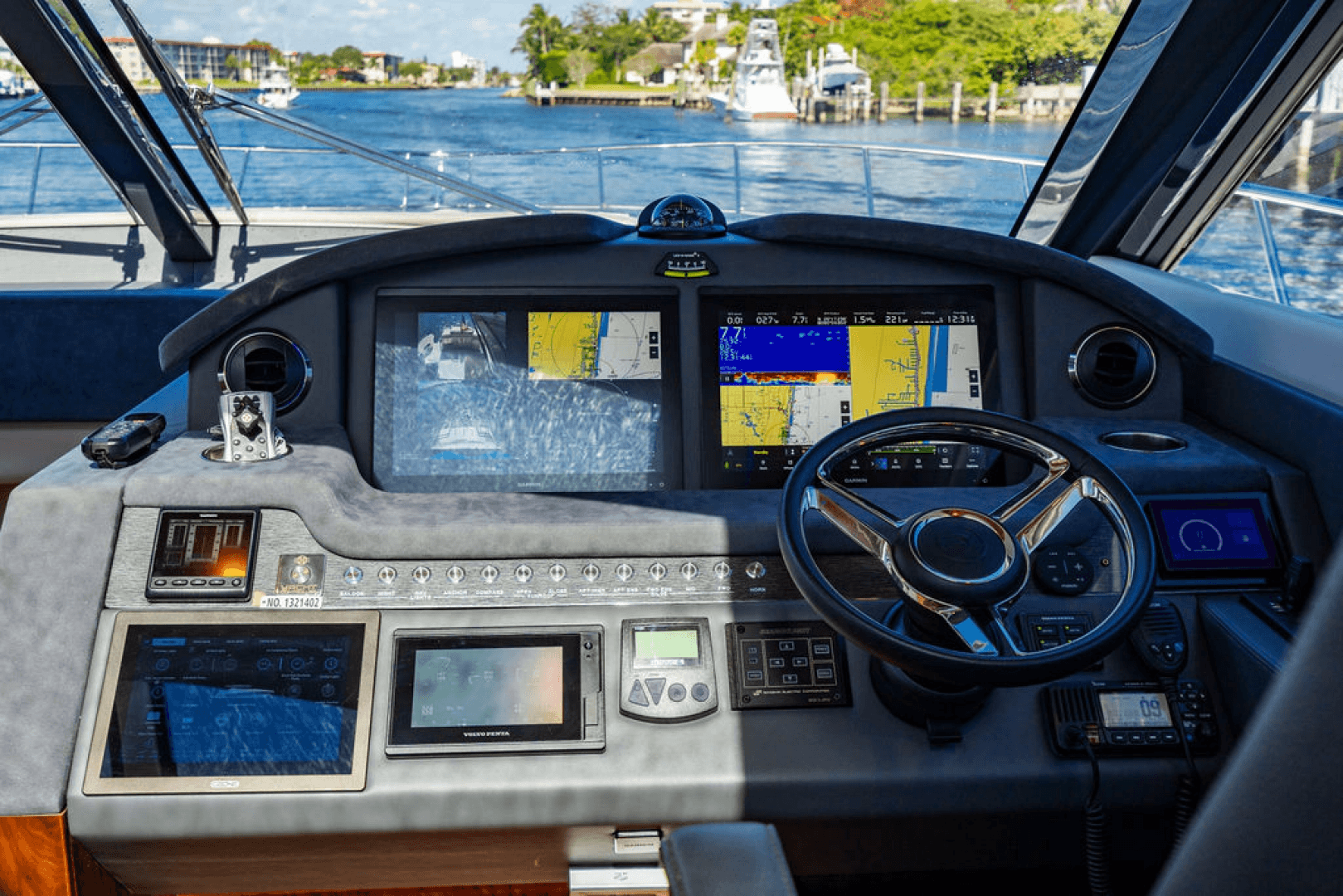 2022 Riviera 6000 Sport Yacht Platinum Edition
