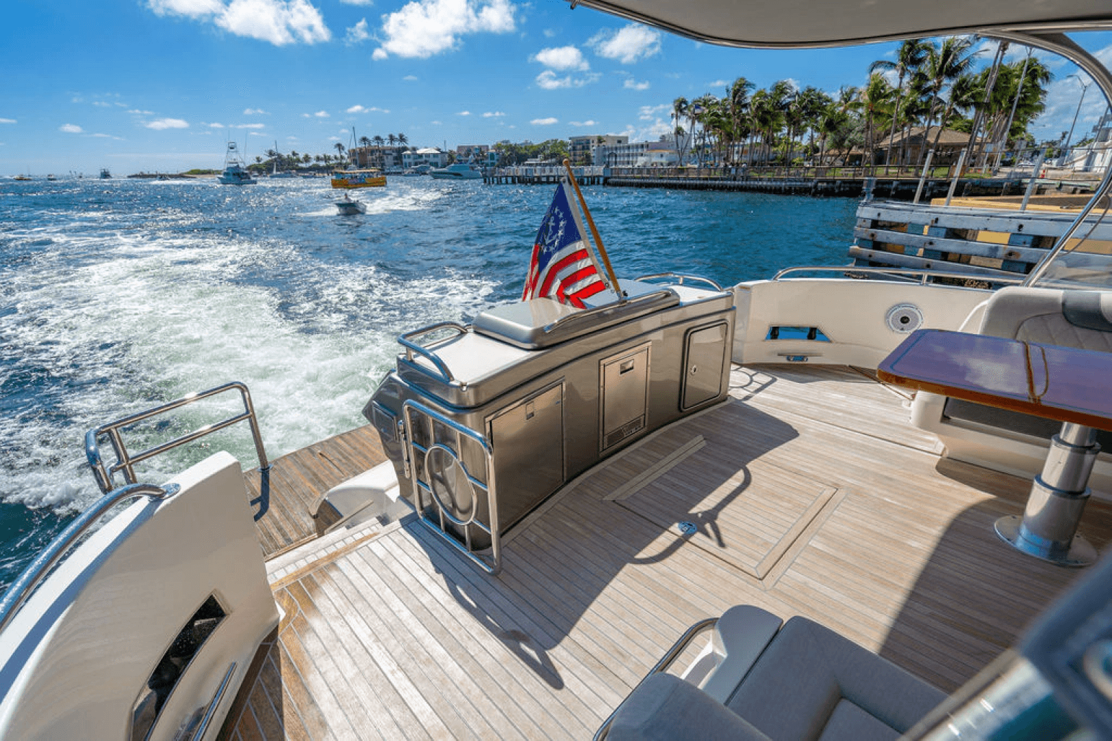 2022 Riviera 6000 Sport Yacht Platinum Edition