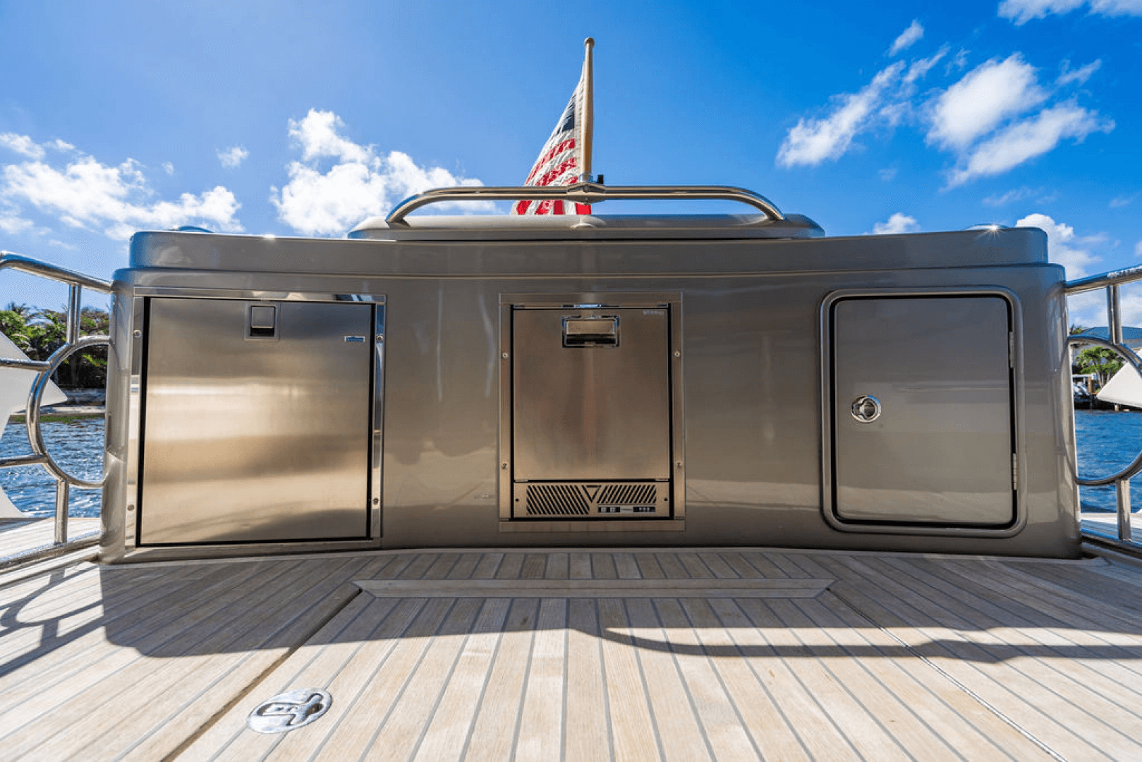 2022 Riviera 6000 Sport Yacht Platinum Edition