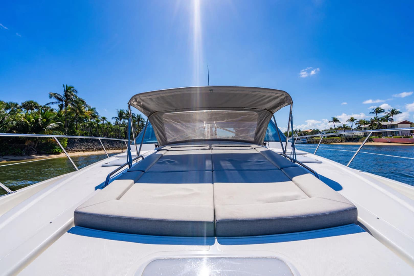 2022 Riviera 6000 Sport Yacht Platinum Edition