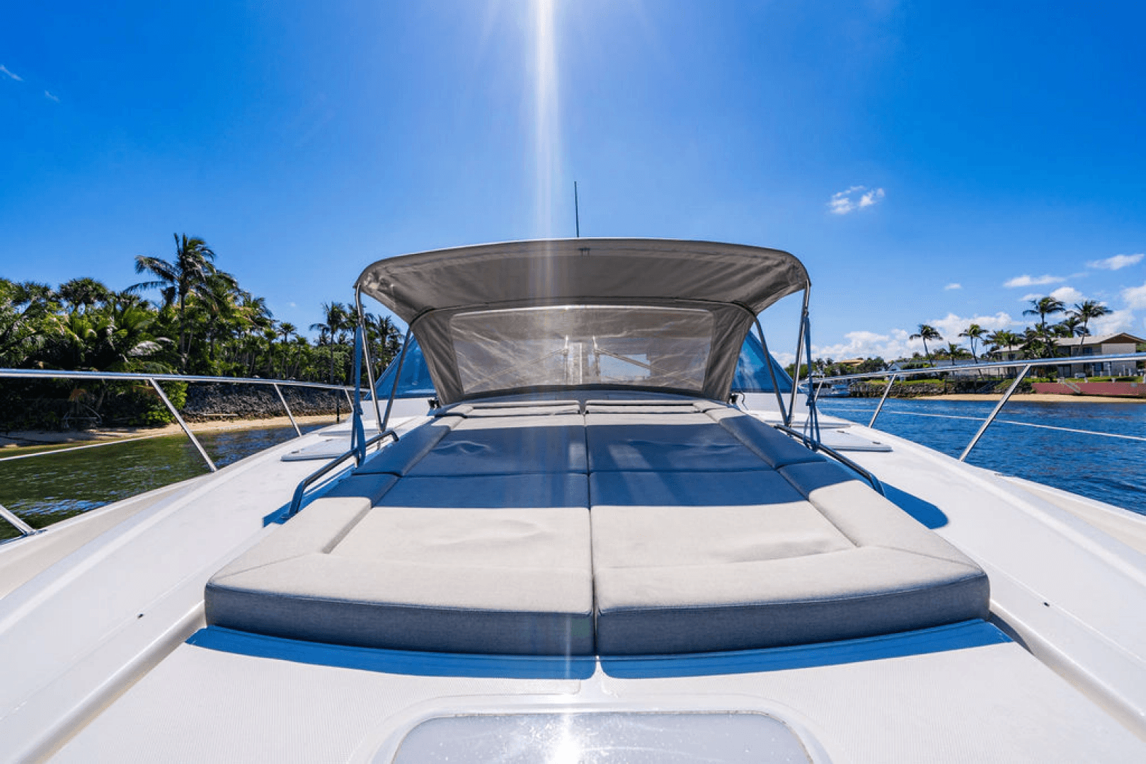 2022 Riviera 6000 Sport Yacht Platinum Edition