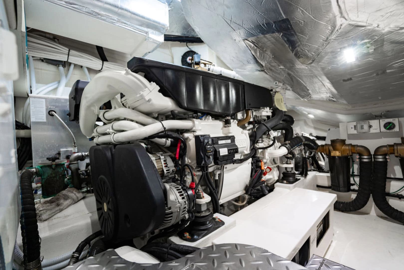 2022 Riviera 6000 Sport Yacht Platinum Edition