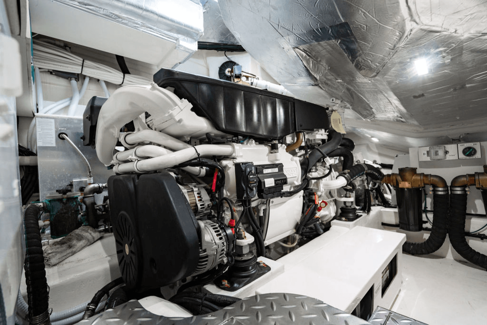 2022 Riviera 6000 Sport Yacht Platinum Edition