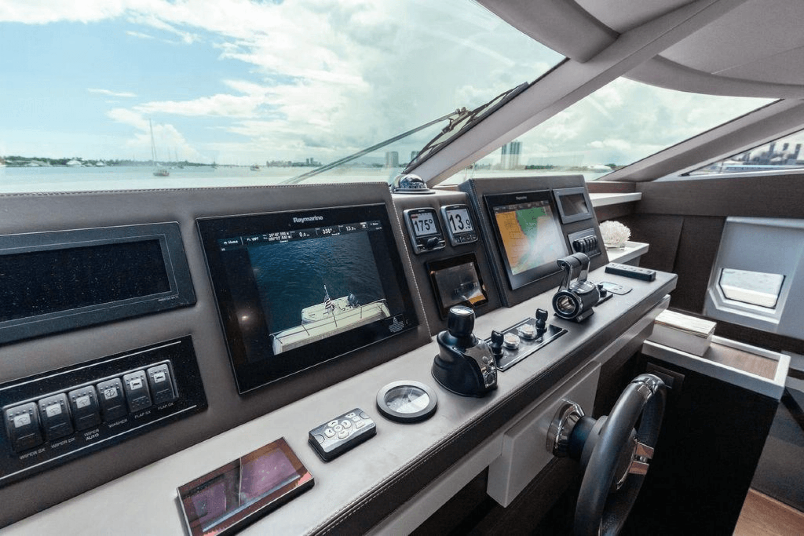 2016 Prestige 750