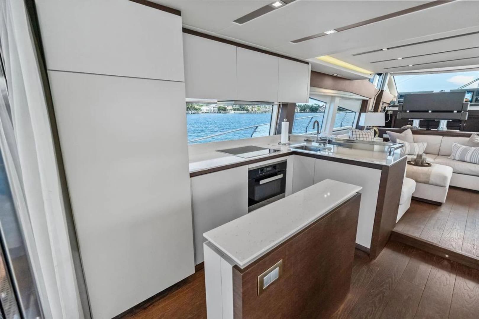 2016 Prestige 750