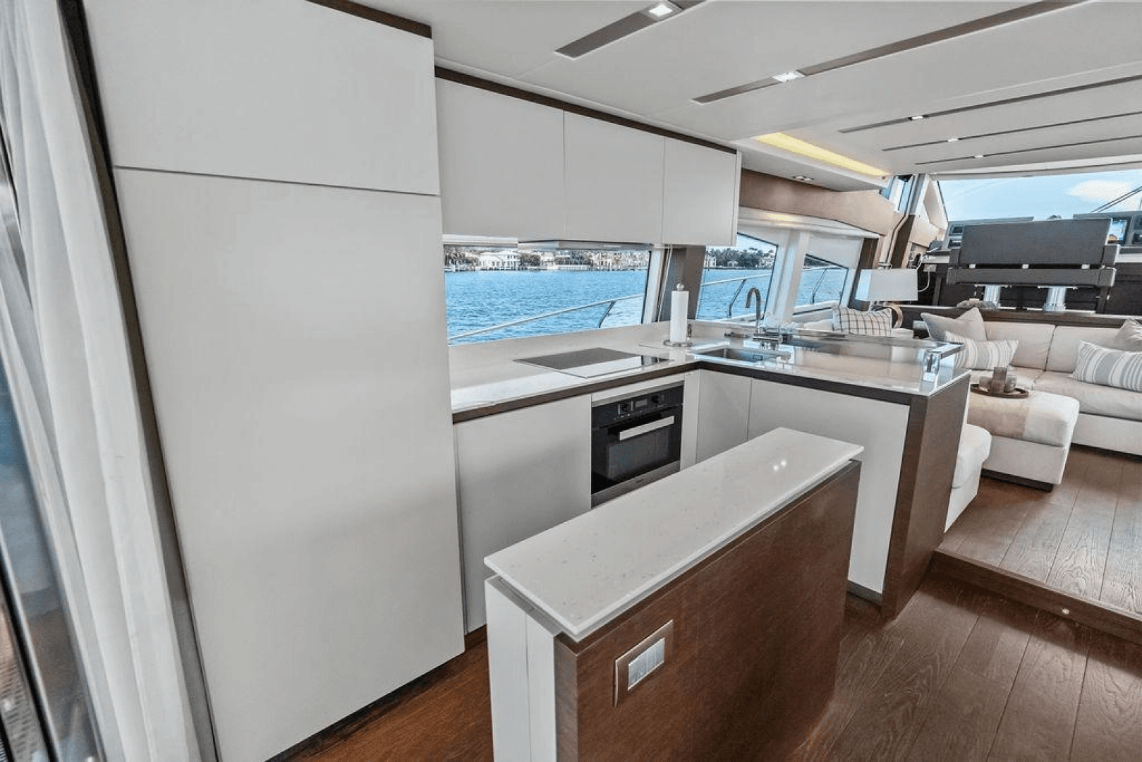 2016 Prestige 750
