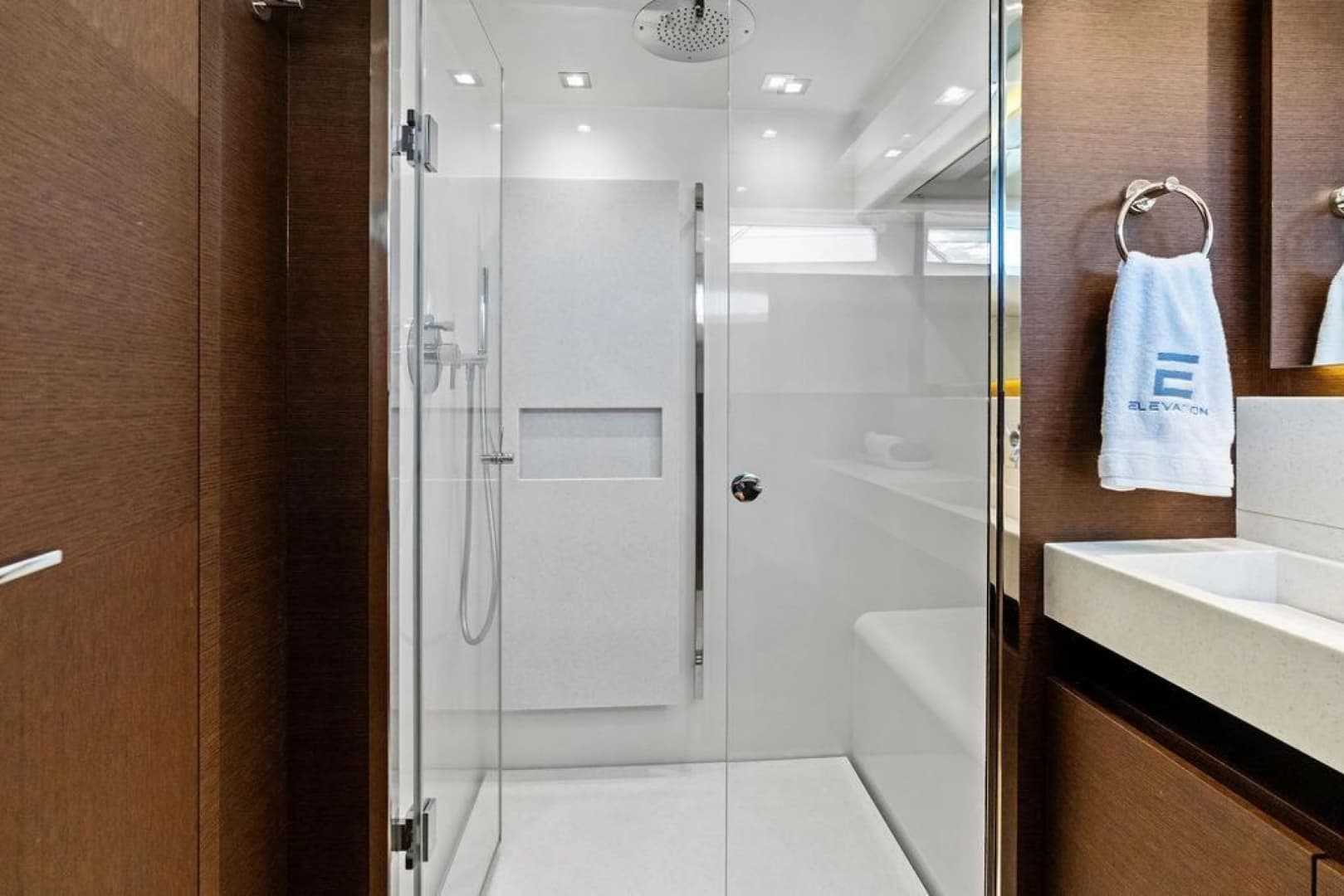 2016 Prestige 750
