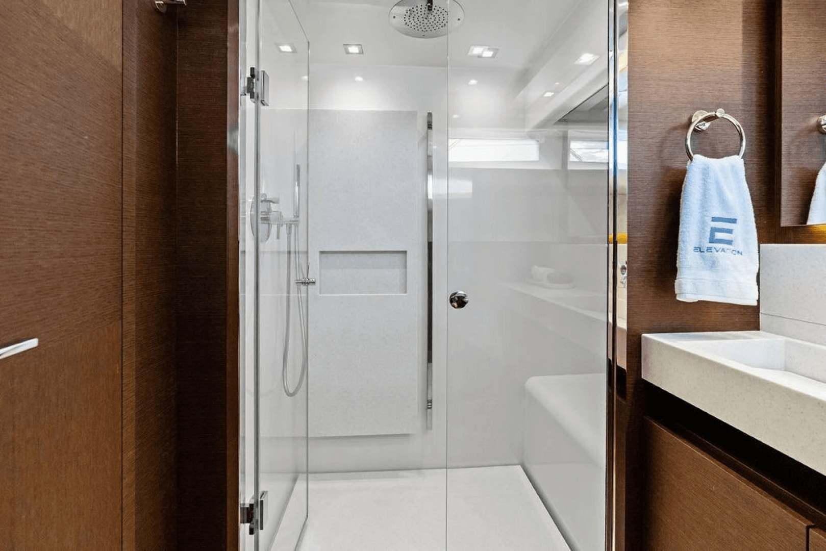 2016 Prestige 750