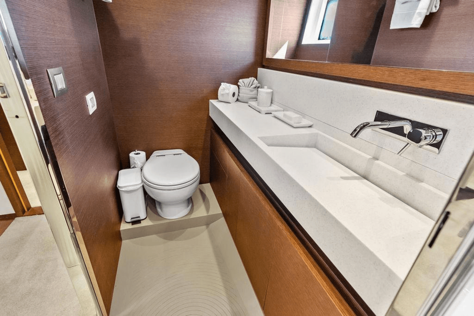 2016 Prestige 750