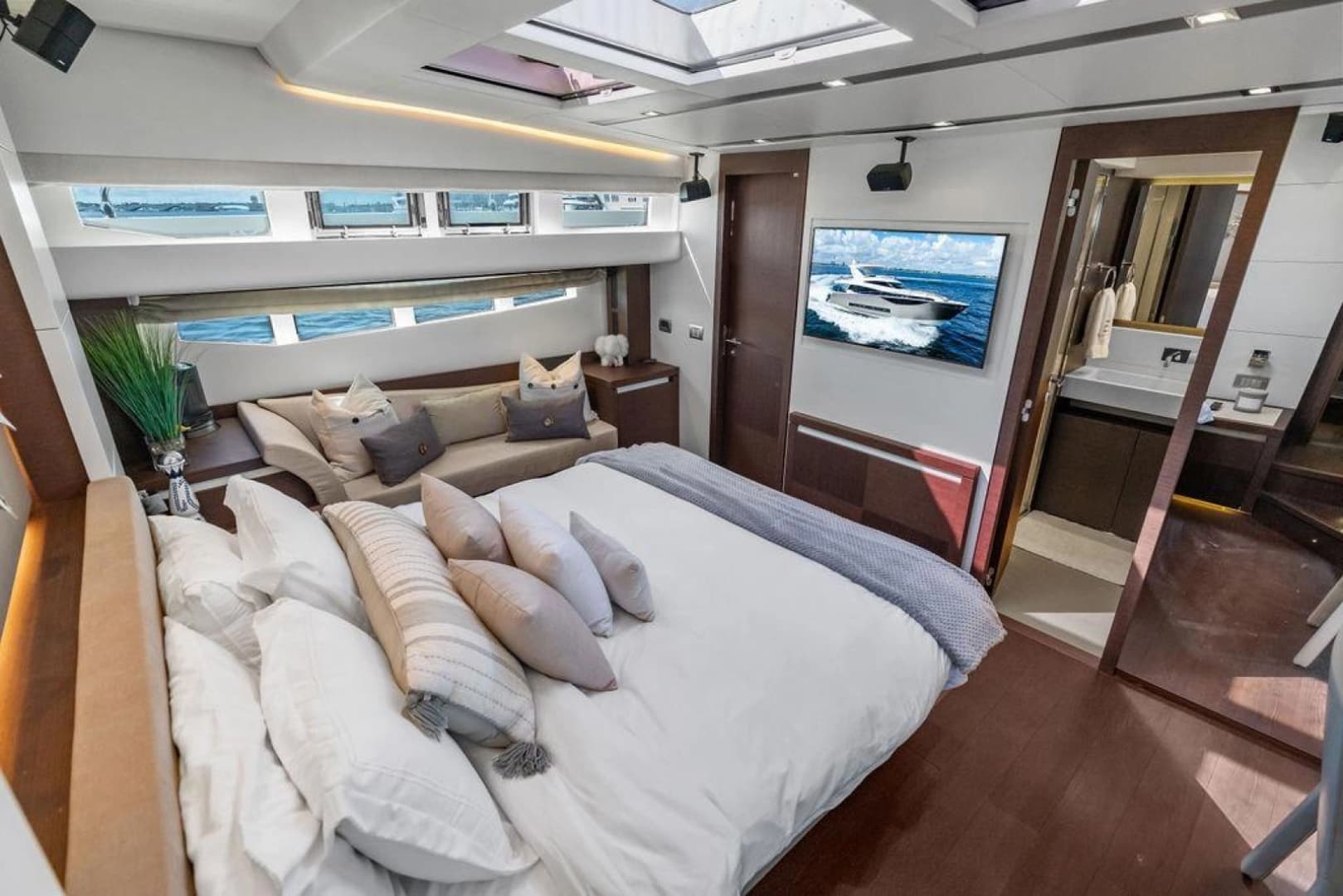 2016 Prestige 750