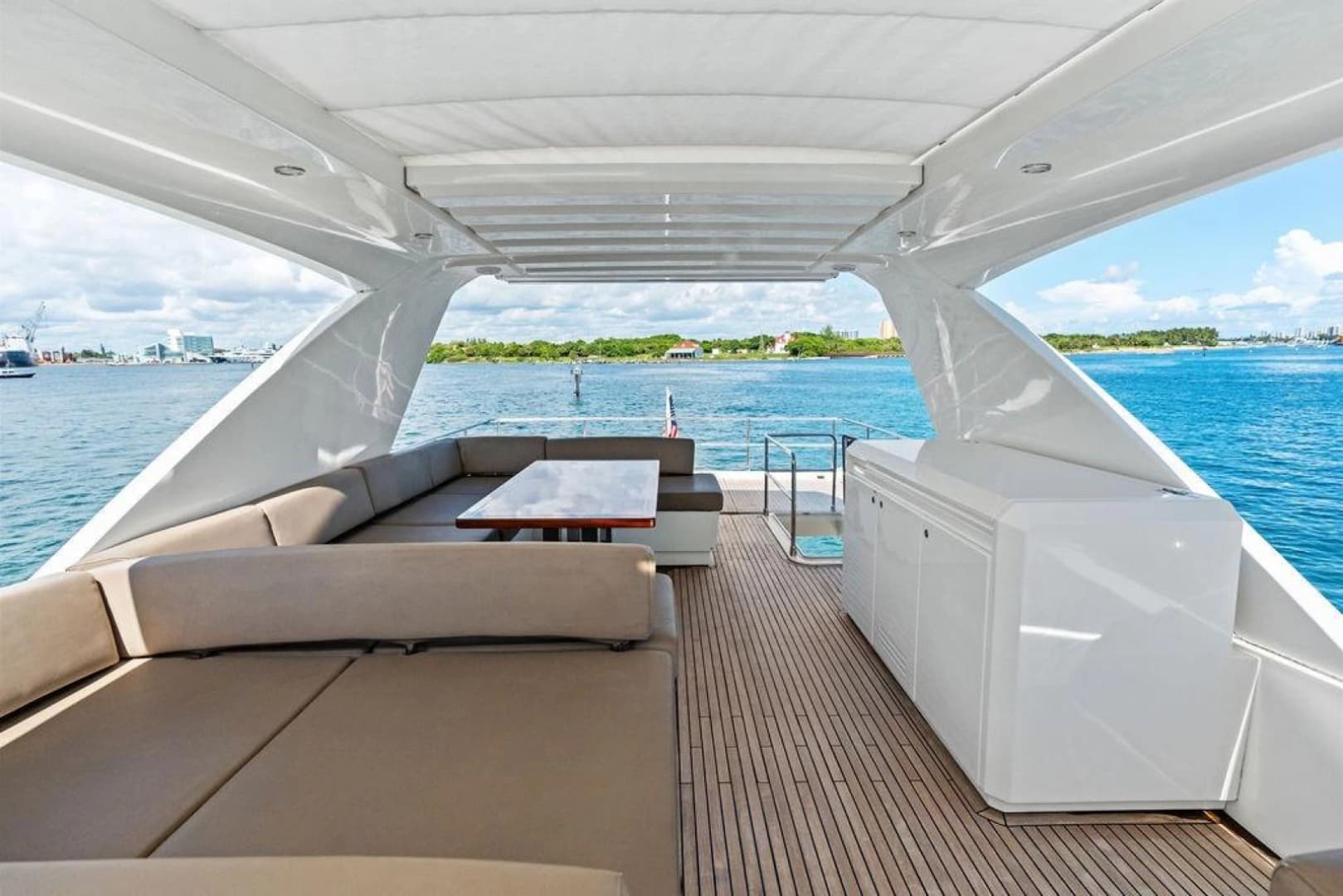 2016 Prestige 750