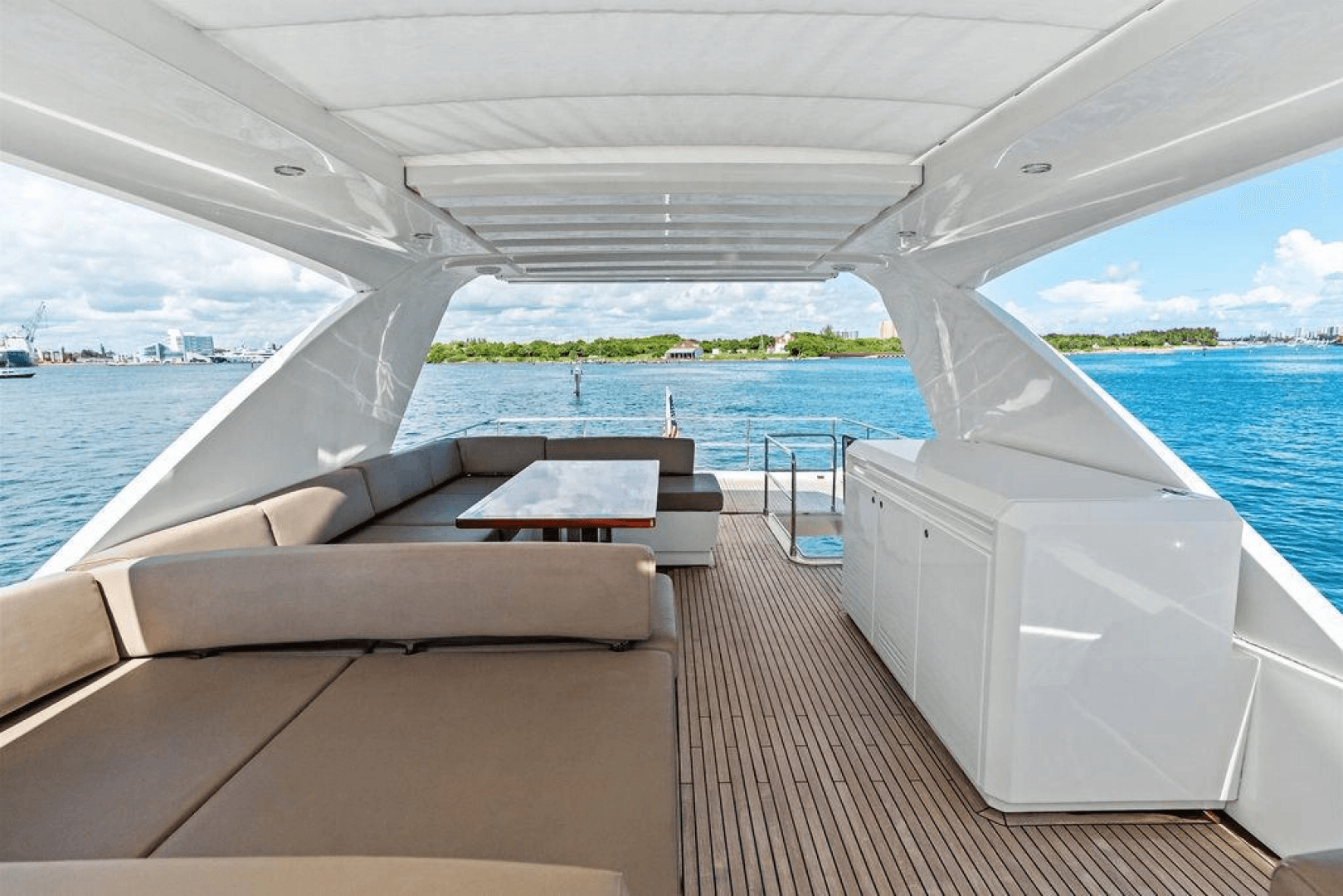 2016 Prestige 750