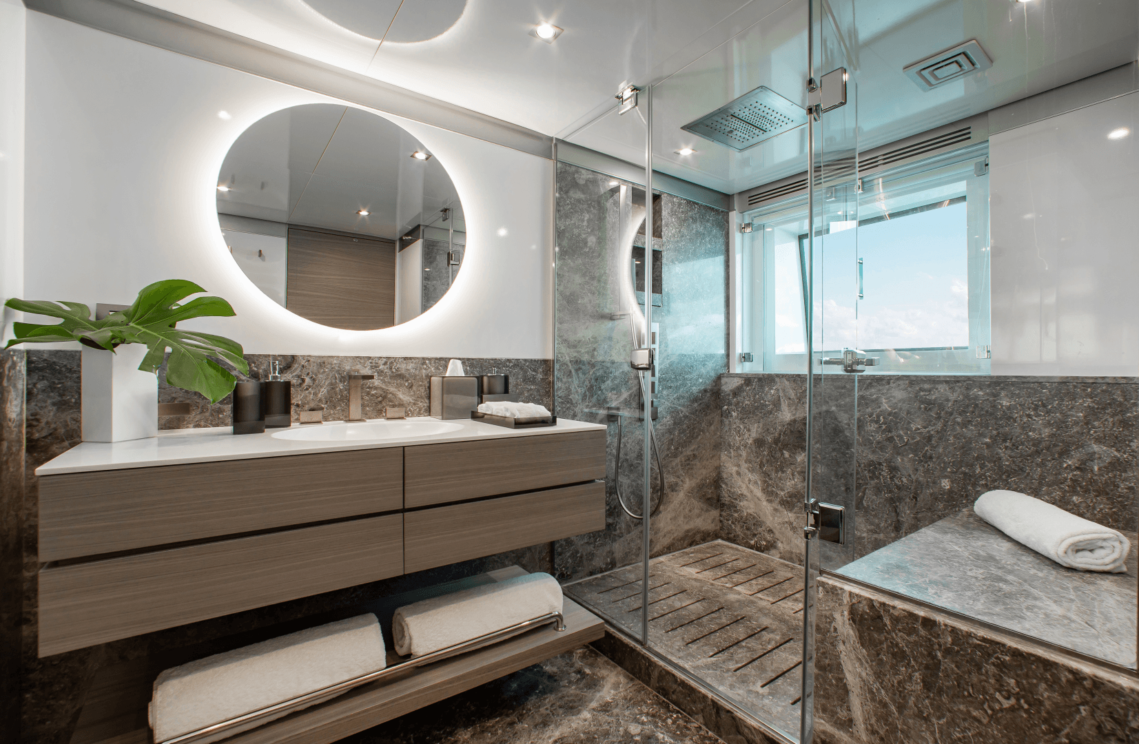 2014 Benetti Veloce 140