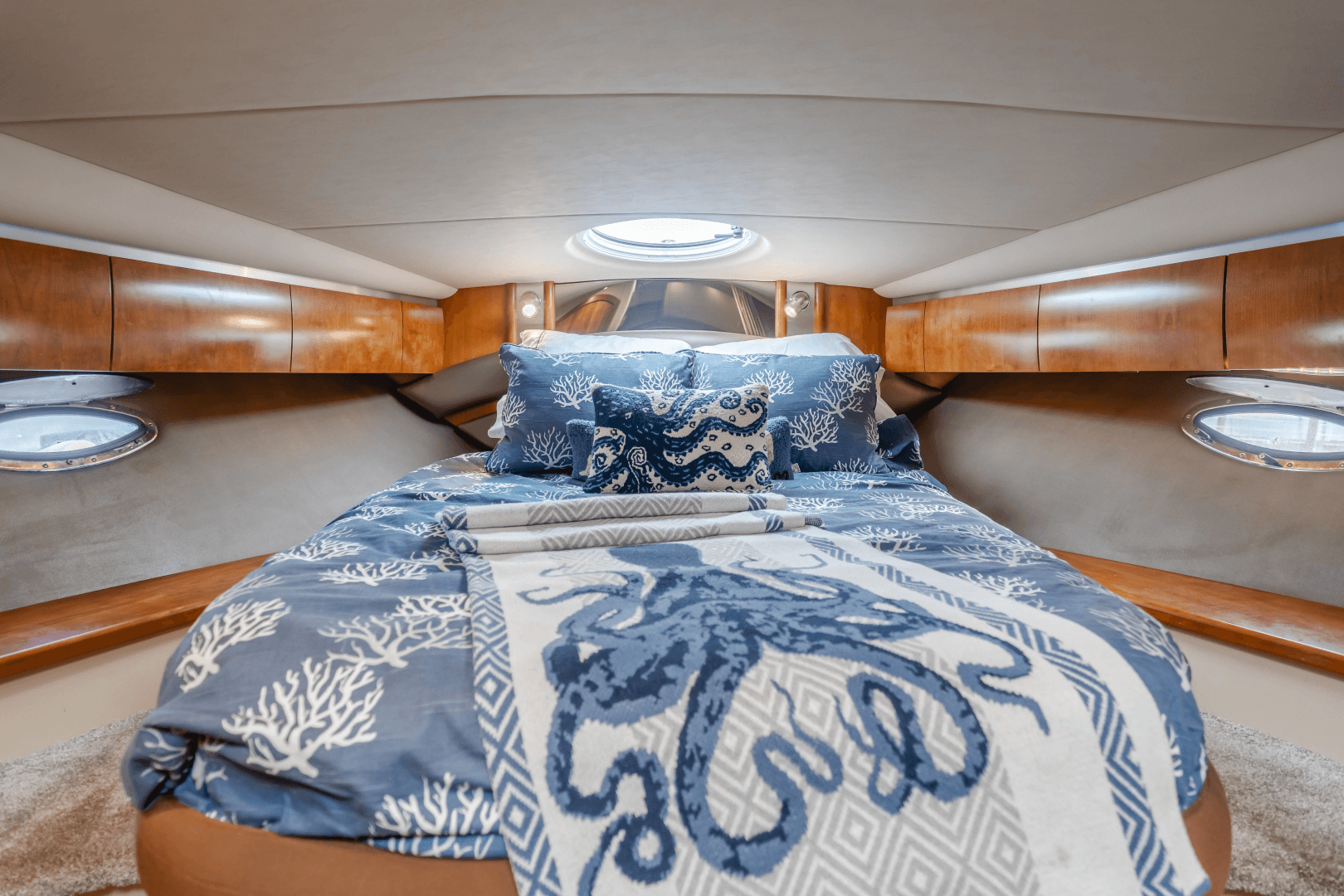 2006 Cruisers Yachts 420 Express