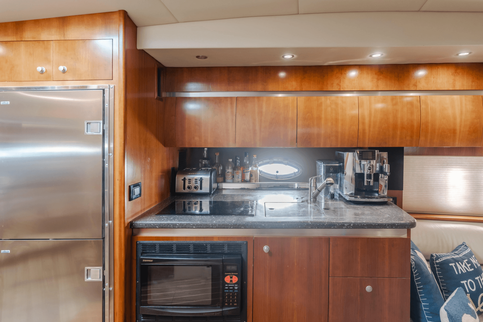 2006 Cruisers Yachts 420 Express
