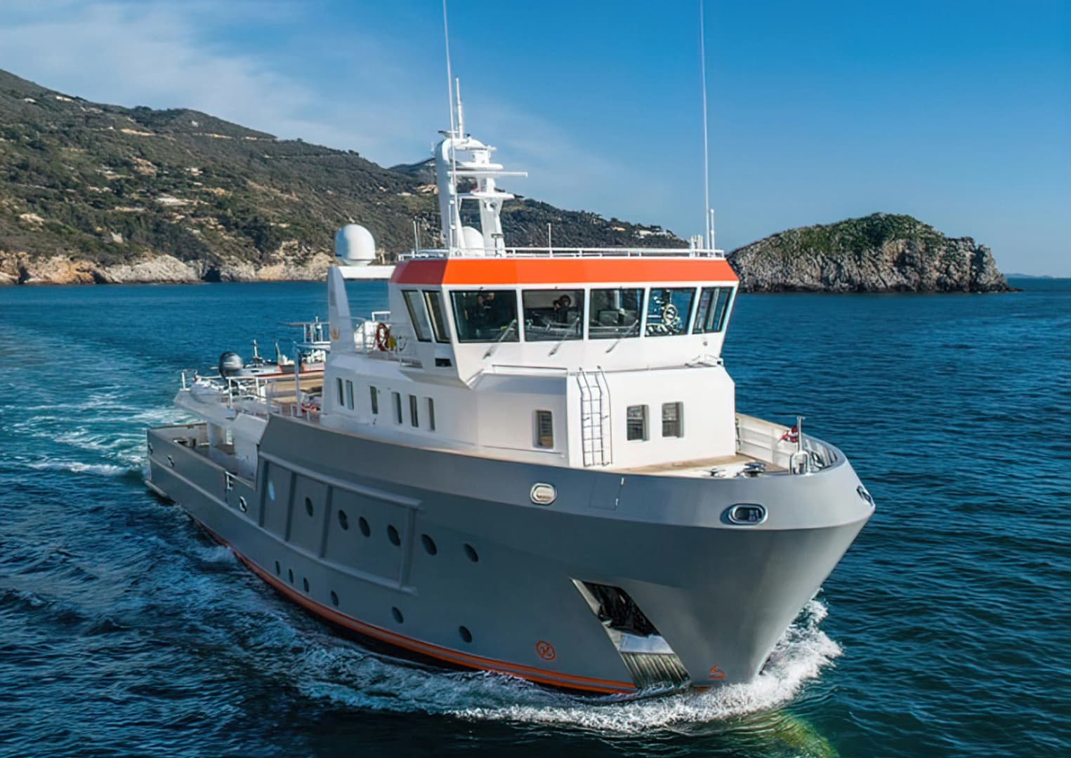 2028 Ocean King Explorer 130