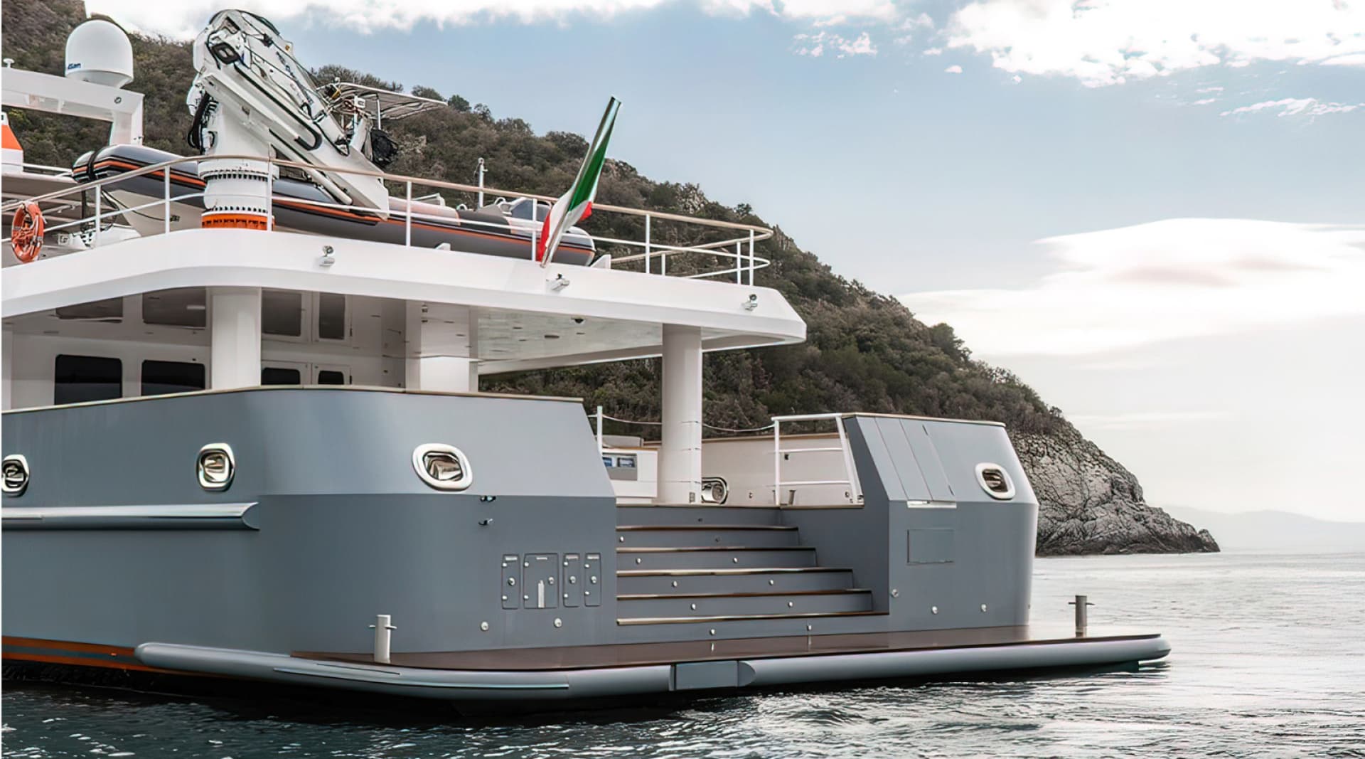 2028 Ocean King Explorer 130
