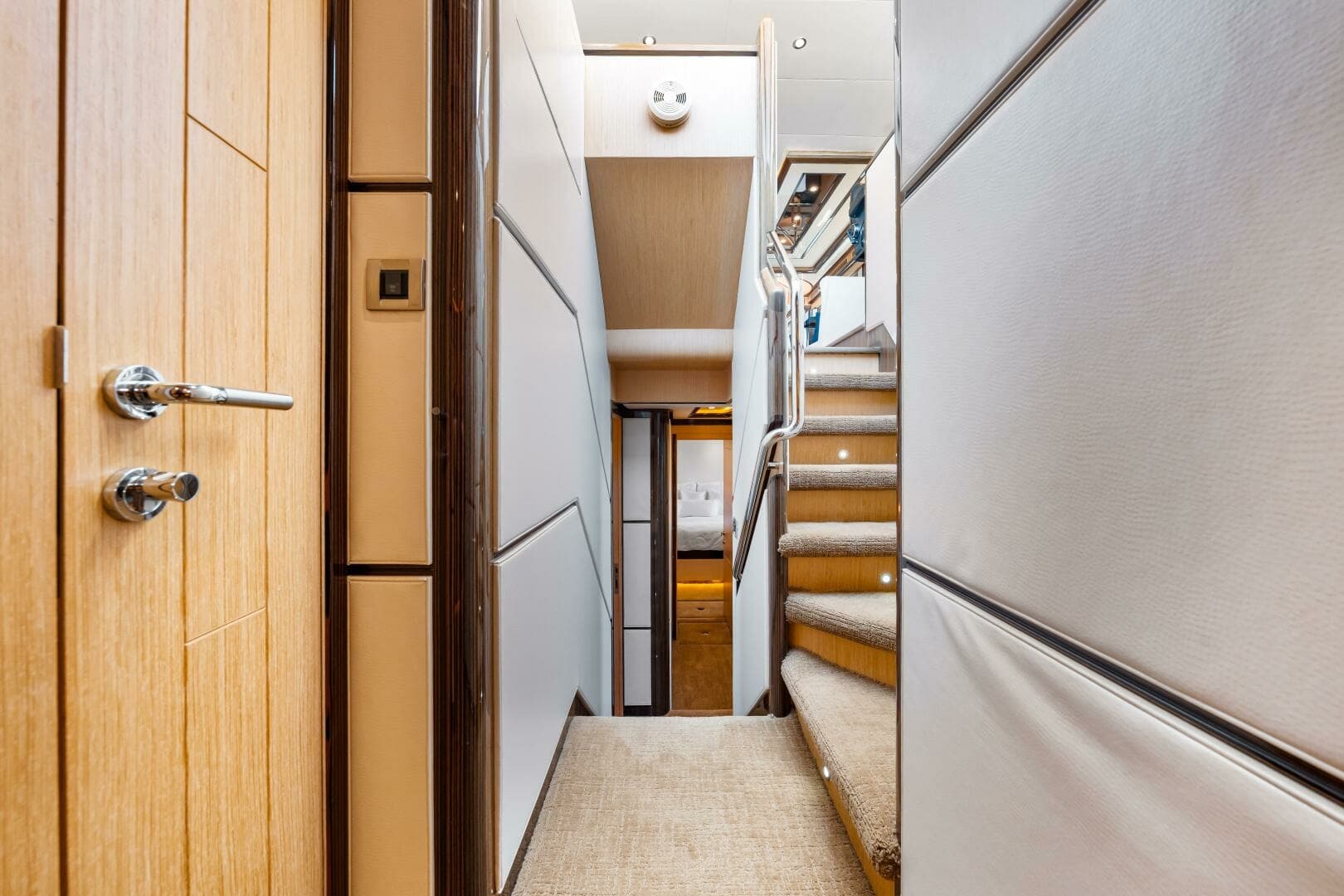 2010 83 Ocean Alexander Motor Yacht 'Relentless'