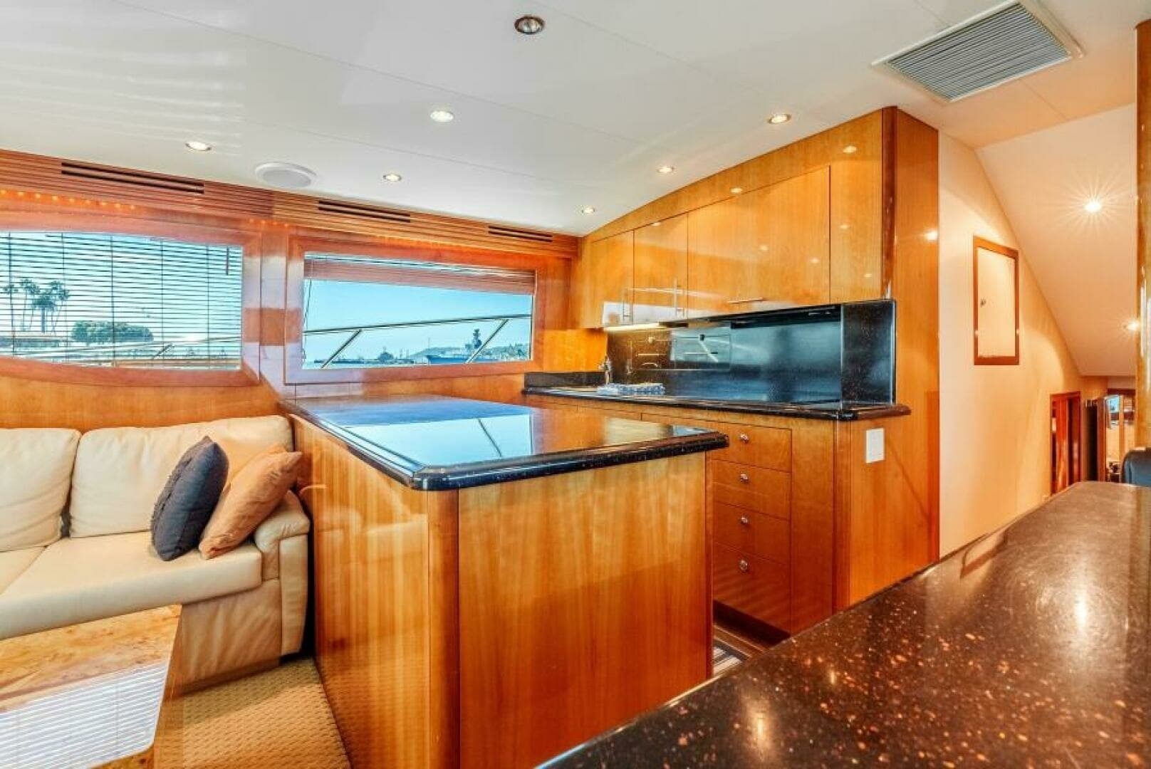 2004 Hatteras 54 Convertible 