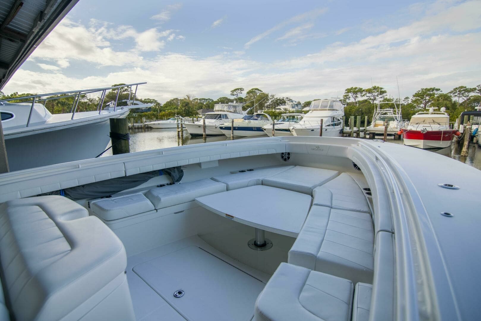 Regulator 41 - Miss Megan - Bow, Forward Seating