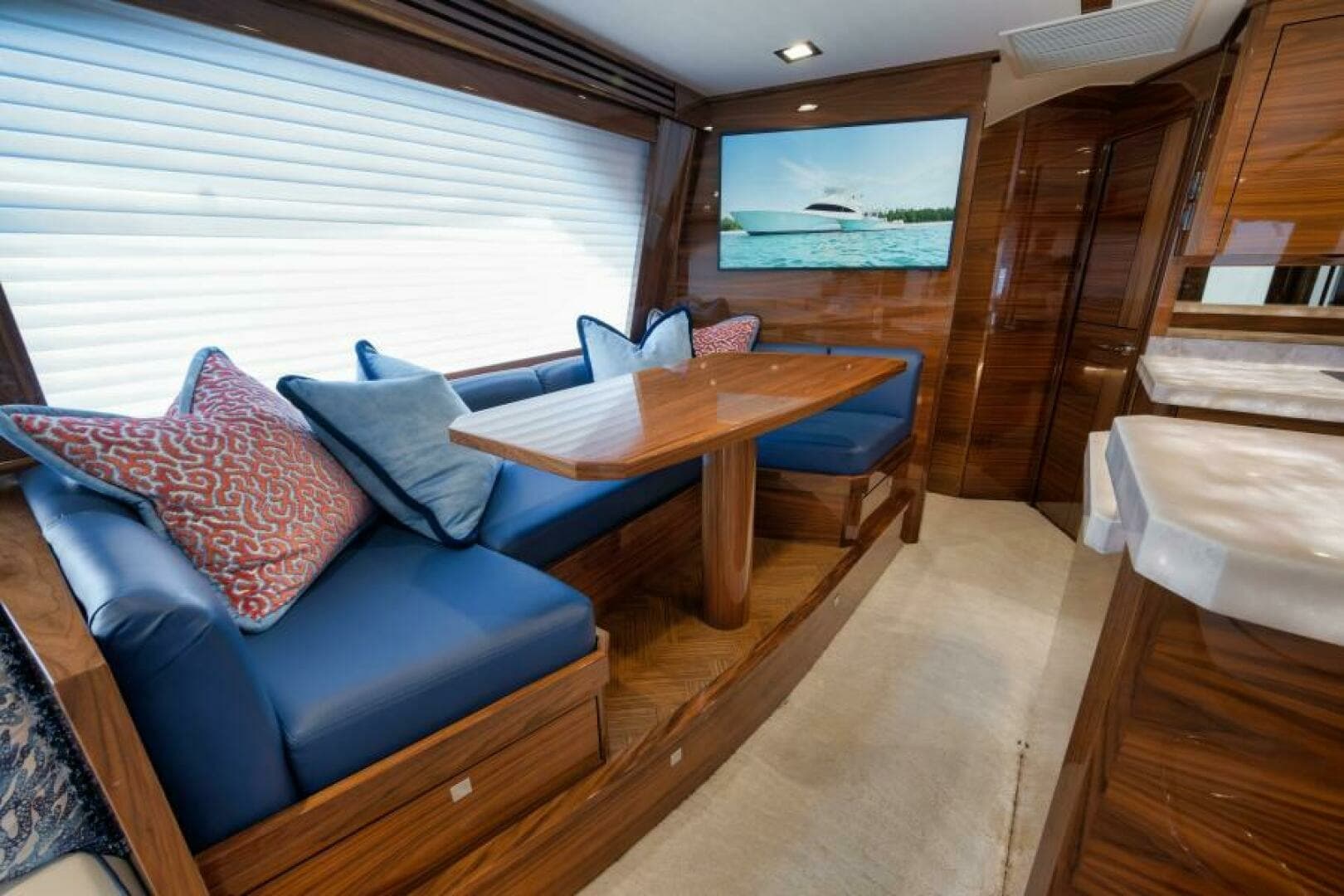 2024 Viking 68 Convertible- GYS TRADE- Dinette
