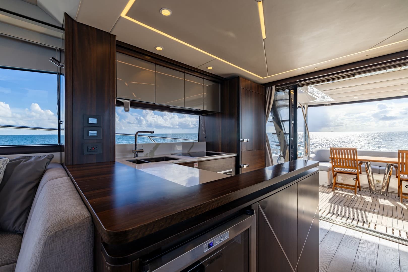2022 Sunseeker Manhattan 68