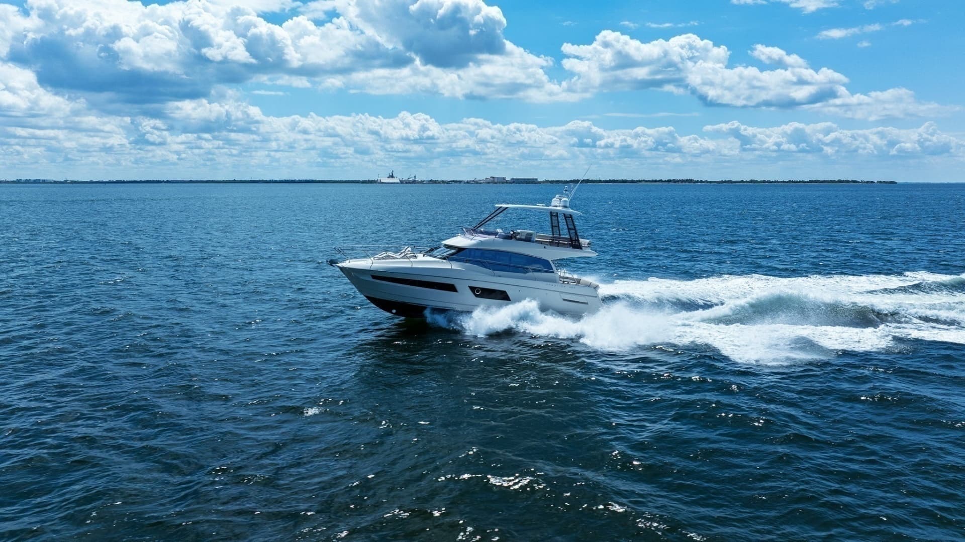 2020 Prestige 460 Flybridge