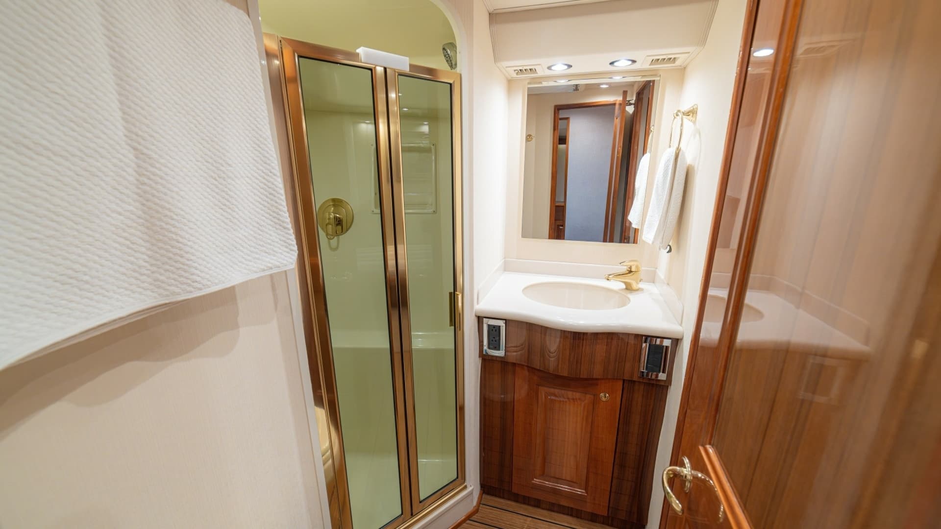 Elegant Ensuite Bathroom with Shower