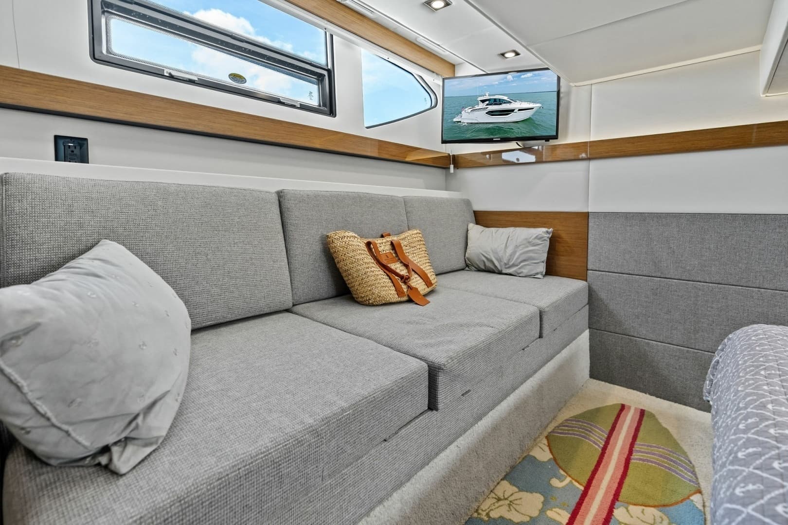 2019 Cruisers Yachts 42 Cantius 'Truly Ineffable'