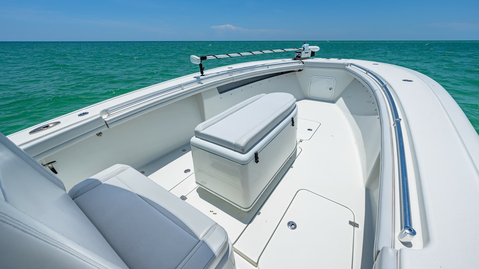 Spacious Bow Seating Area