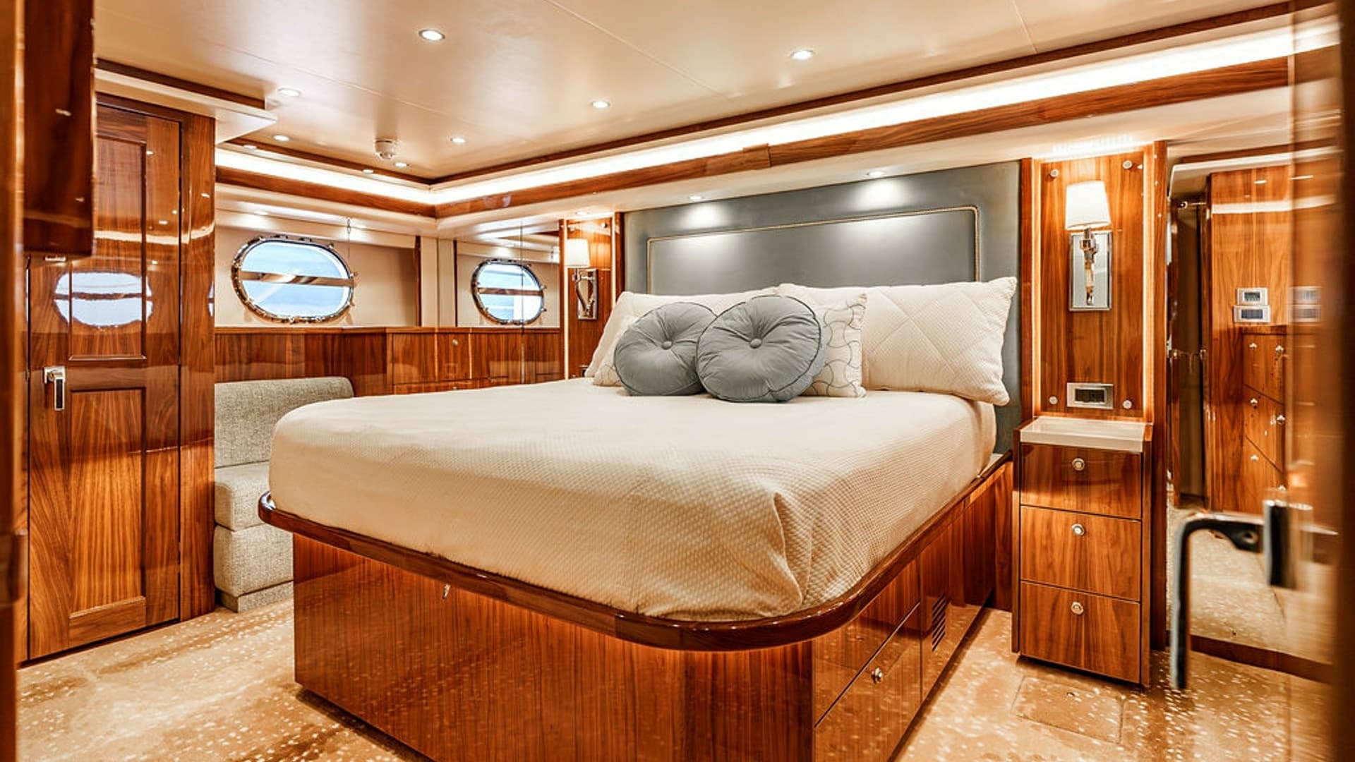 2019 Viking 80 Skybridge "Party of Five"