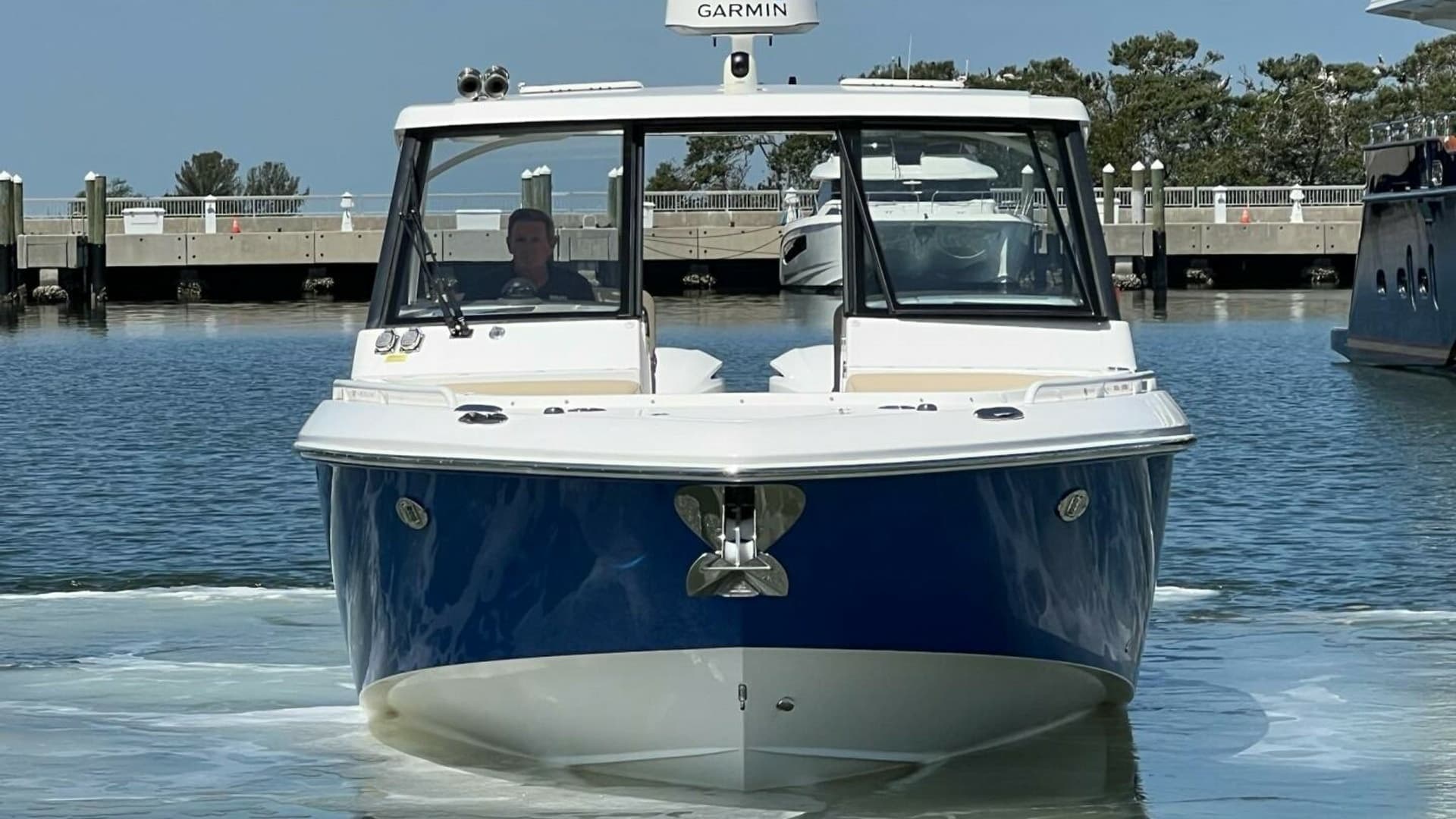 2019 Everglades 340 Dual Console "Solamare"-