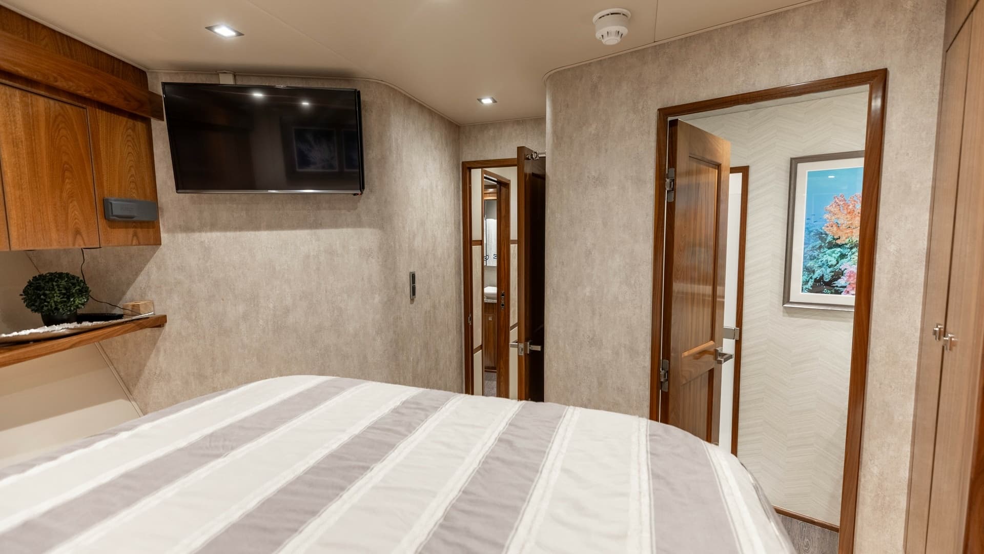 Guest Stateroom with Ensuite Access