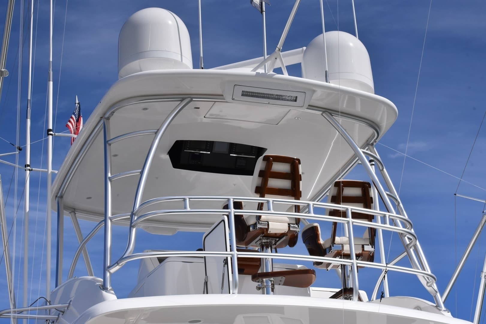 2019 Viking 80 Skybridge