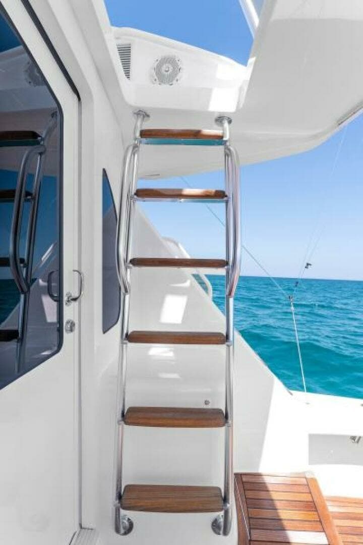 2021 Viking 54 Convertible HAMMERHEADS Stairs to Flybridge