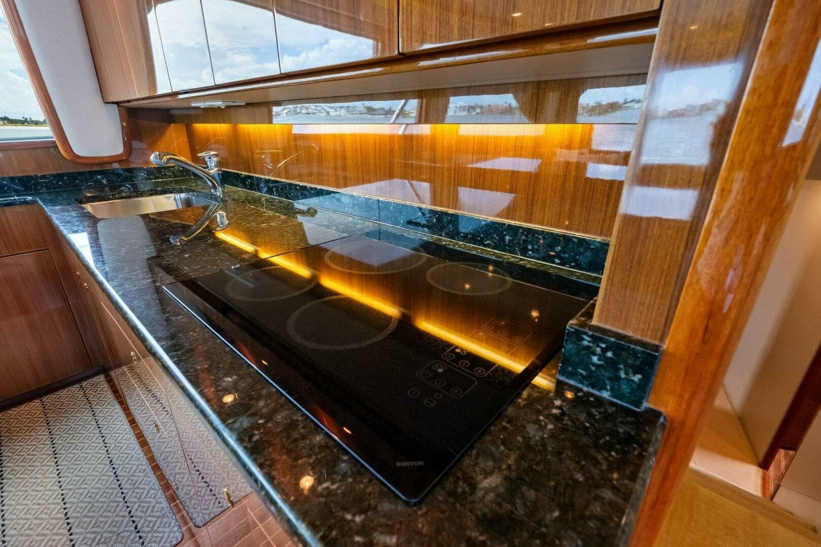 2006 Viking 56 Convertible SUMMER SALT