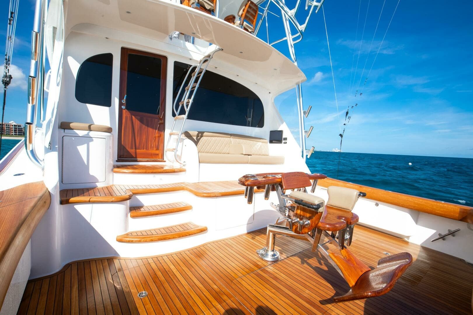 Viking 70 Convertible - Cockpit