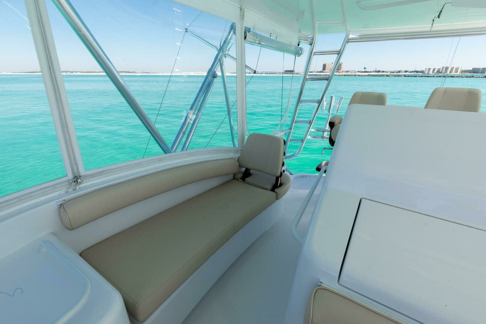 2016 Hatteras GT60  KNOT ON CALL  Flybridge Seating 1