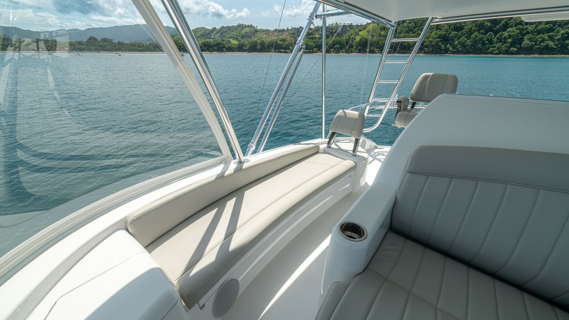 Flybridge Seating with Ocean View