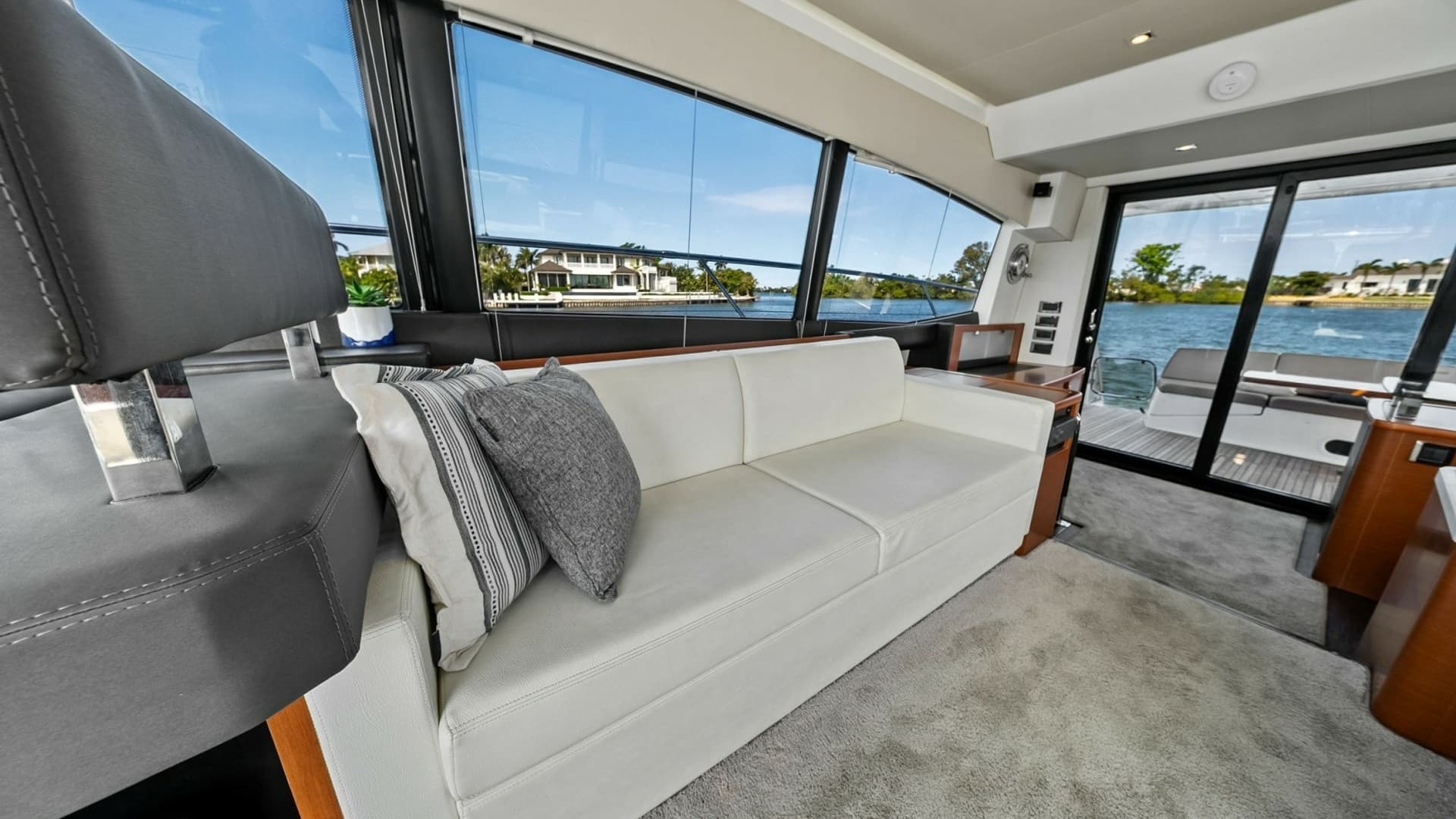 2015 Prestige 550 'Legacy'