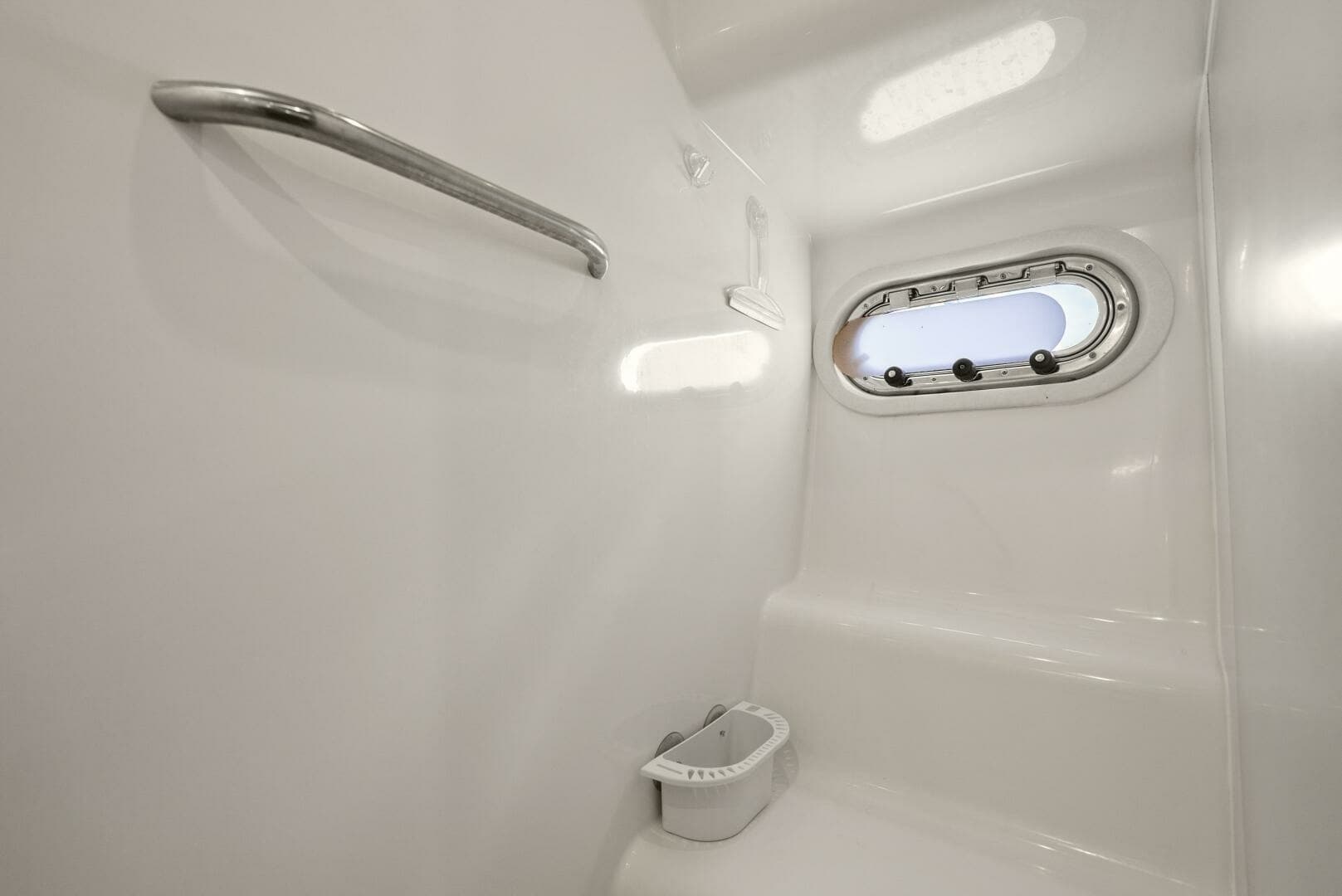 2007 Tiara Yachts 4300 Sovran - Head