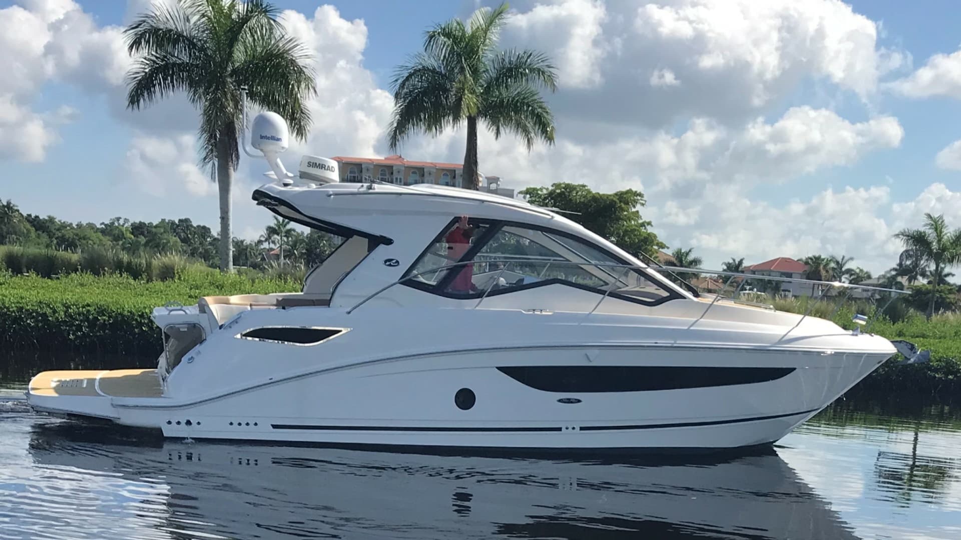 2018 35 Sea Ray Sundancer 350 Kickin Tides Profile