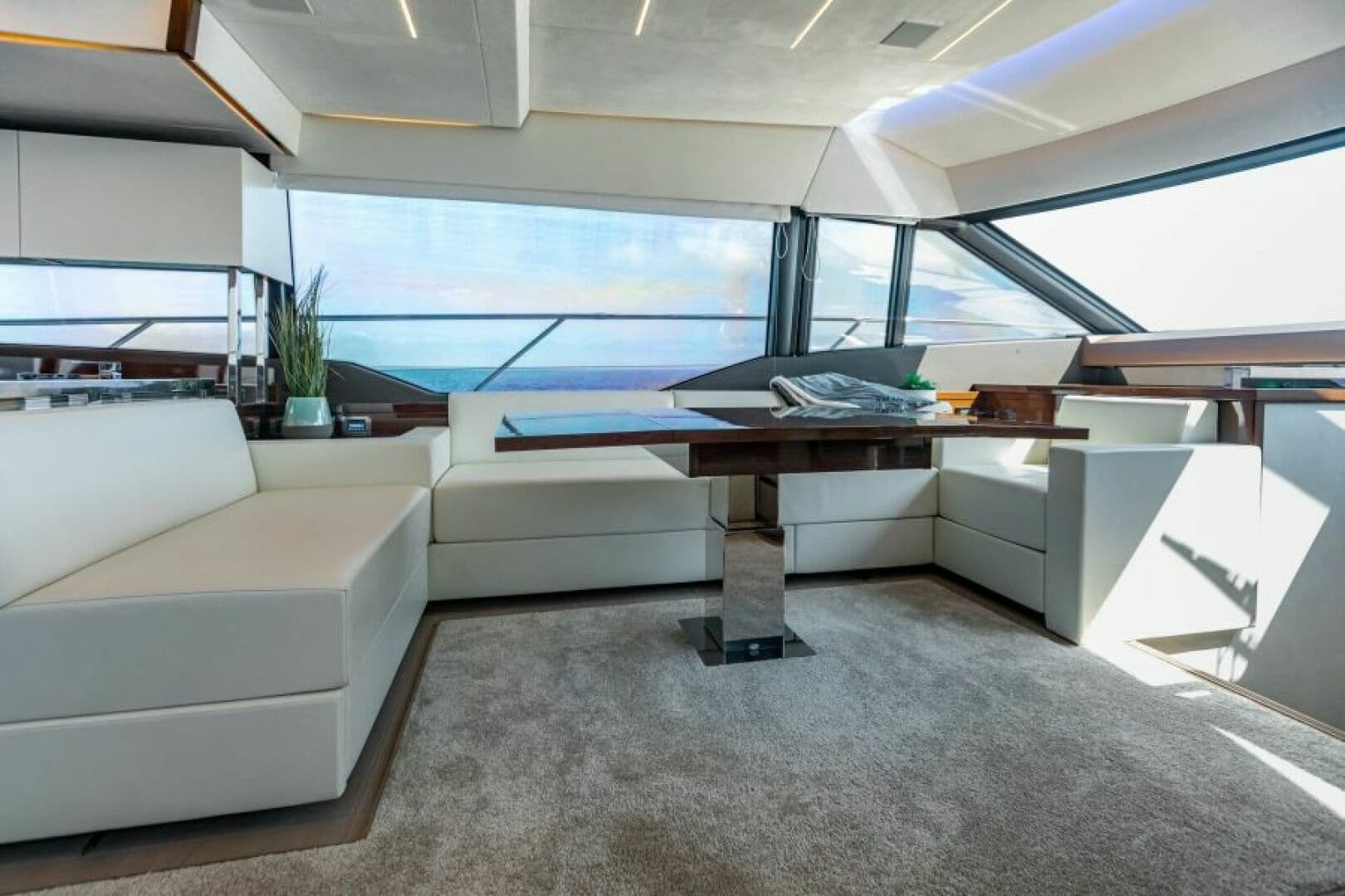 2020 Prestige 630 FB  Dinnette 2