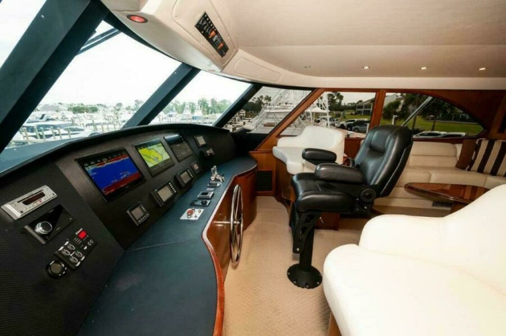 2012 76 Viking Sky Bridge Barefoot Drive Helm (1)